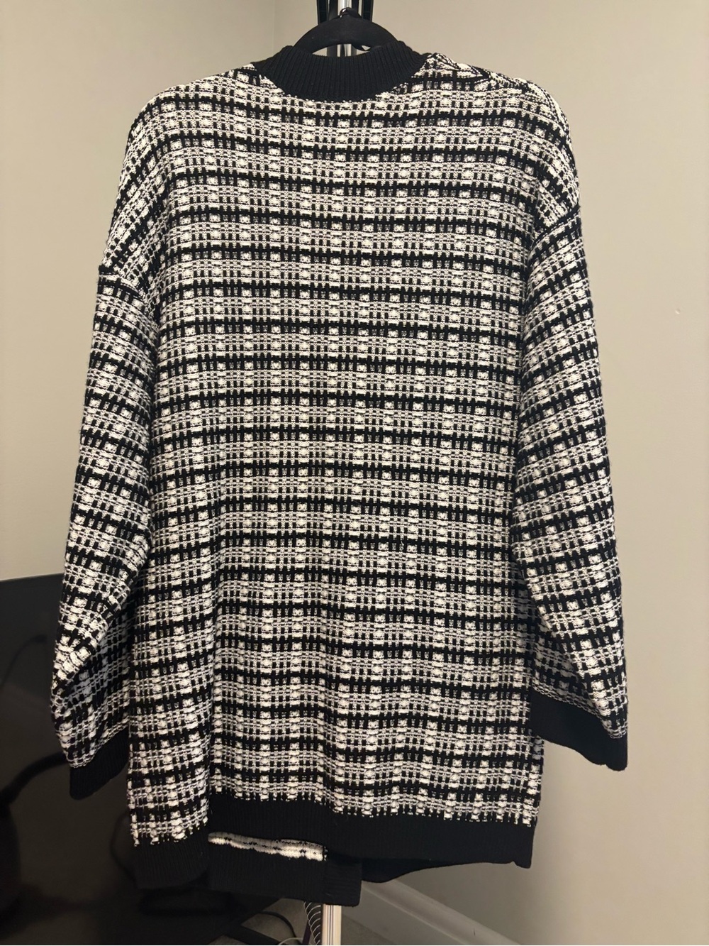 Aritzia Babaton Merino Lacer Cardigan Blk/Wht SZ M - Picture 4 of 6